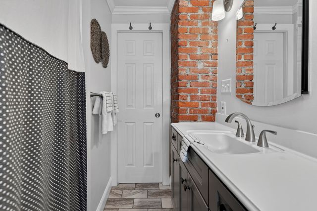 405 Hill Street, Manchester, NH 03102