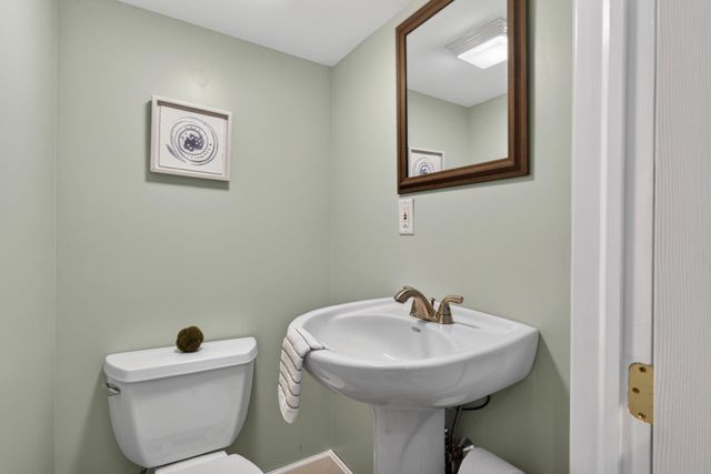 405 Hill Street, Manchester, NH 03102
