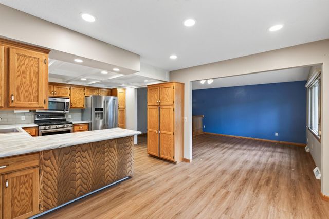 820 86th Lane NW, Coon Rapids, MN 55433