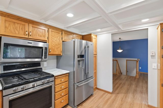 820 86th Lane NW, Coon Rapids, MN 55433