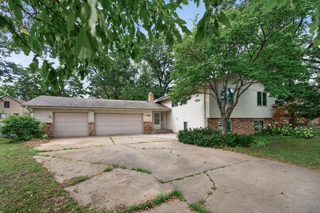 820 86th Lane NW, Coon Rapids, MN 55433