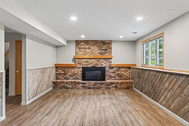 820 86th Lane NW, Coon Rapids, MN 55433