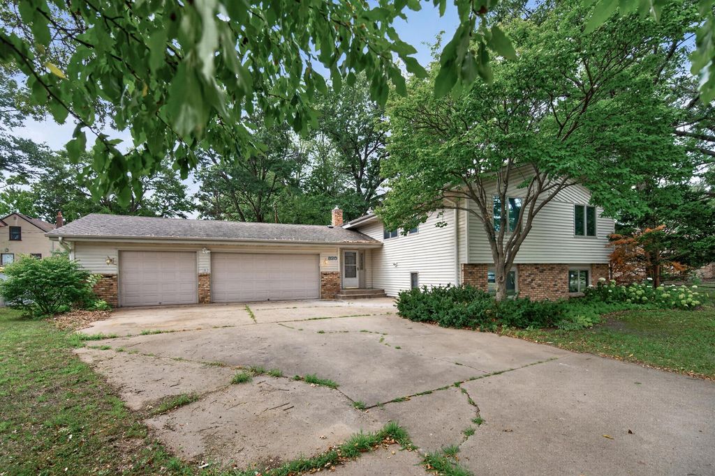 820 86th Lane NW, Coon Rapids, MN 55433 — photo 3