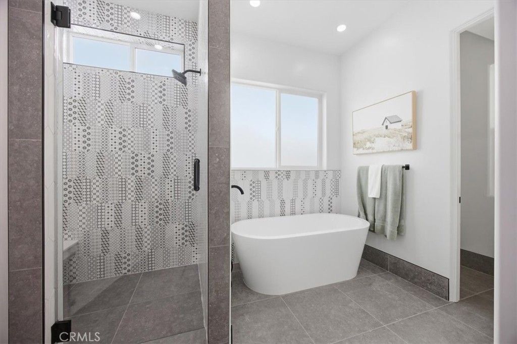 Image 15 of property listing at 617 N Irena Avenue B, Redondo Beach, CA 90277