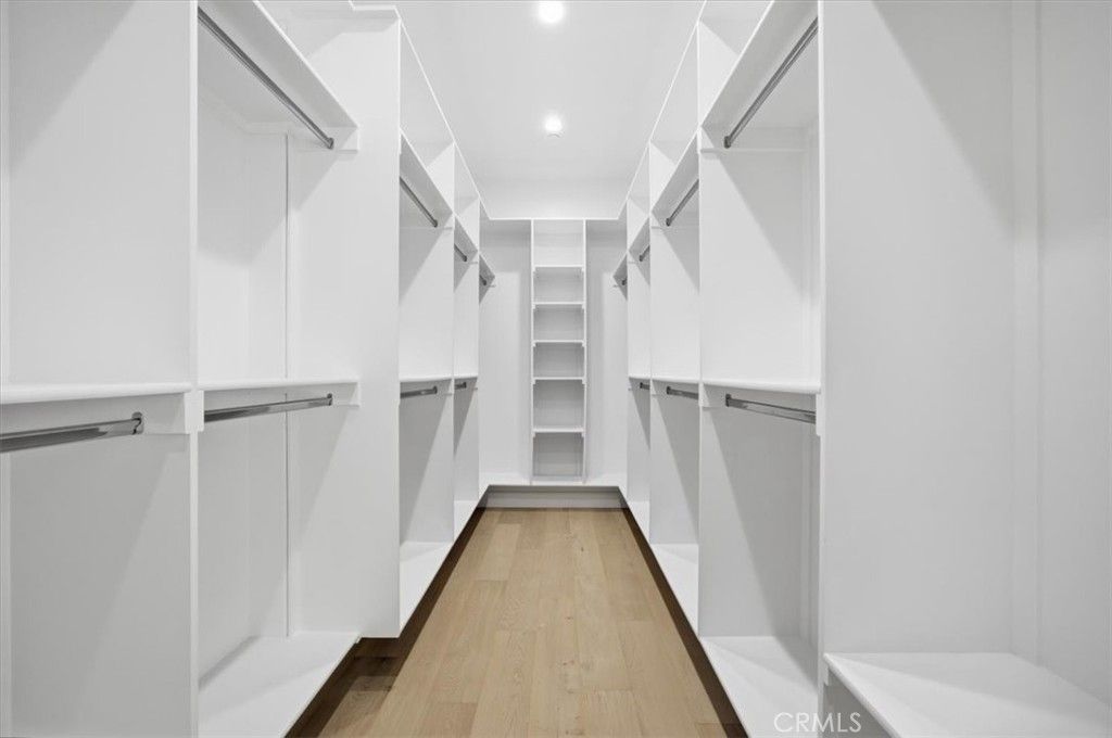 Image 16 of property listing at 617 N Irena Avenue B, Redondo Beach, CA 90277