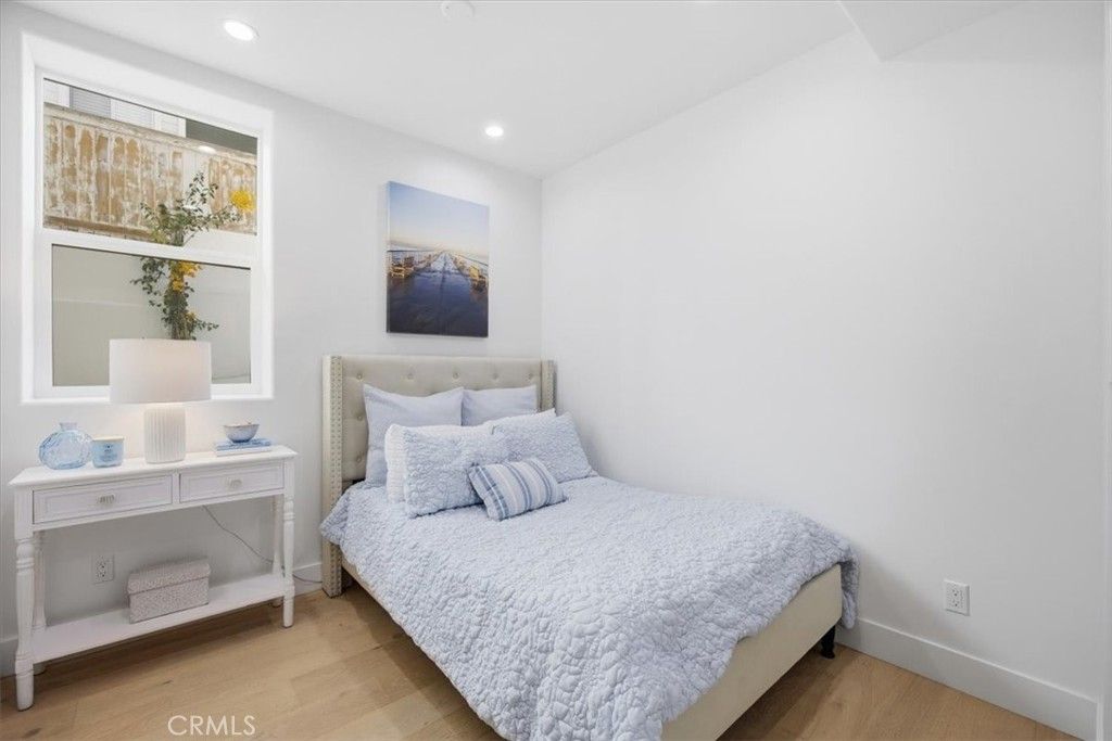 Image 18 of property listing at 617 N Irena Avenue B, Redondo Beach, CA 90277
