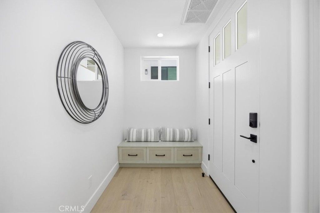 Image 25 of property listing at 617 N Irena Avenue B, Redondo Beach, CA 90277