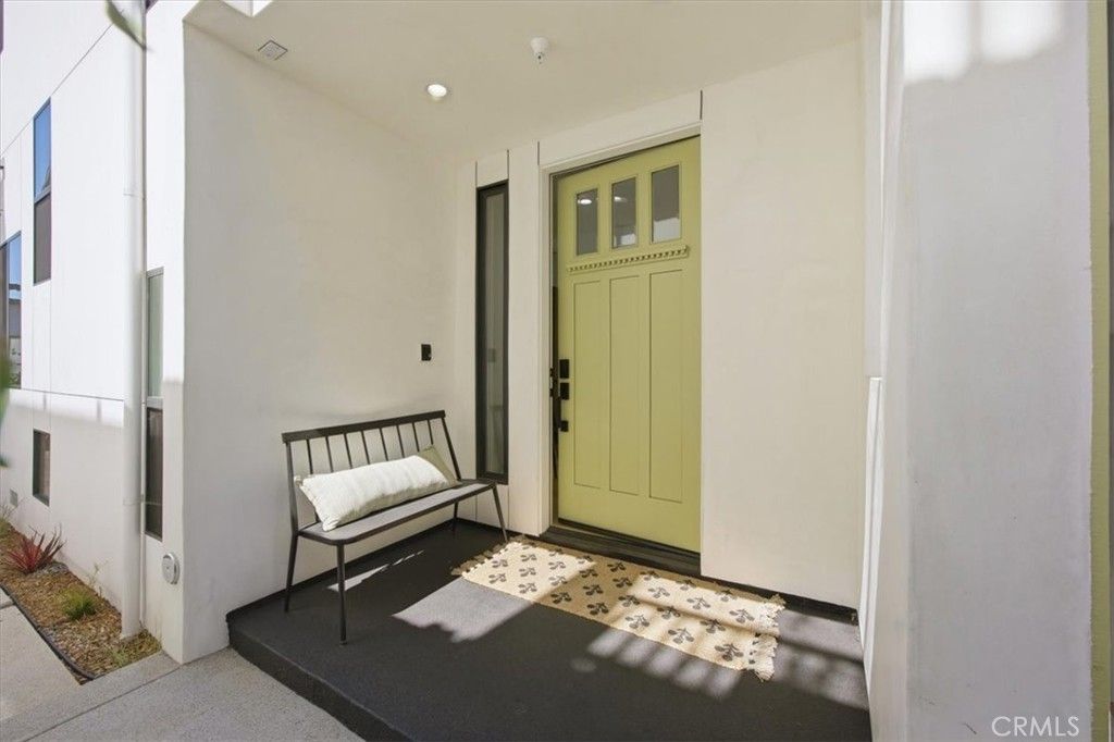 Image 26 of property listing at 617 N Irena Avenue B, Redondo Beach, CA 90277