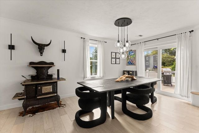 29 Phyllis Rd, Taunton, MA 02780