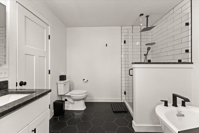 29 Phyllis Rd, Taunton, MA 02780