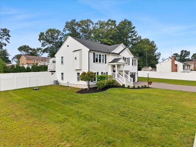 29 Phyllis Rd, Taunton, MA 02780