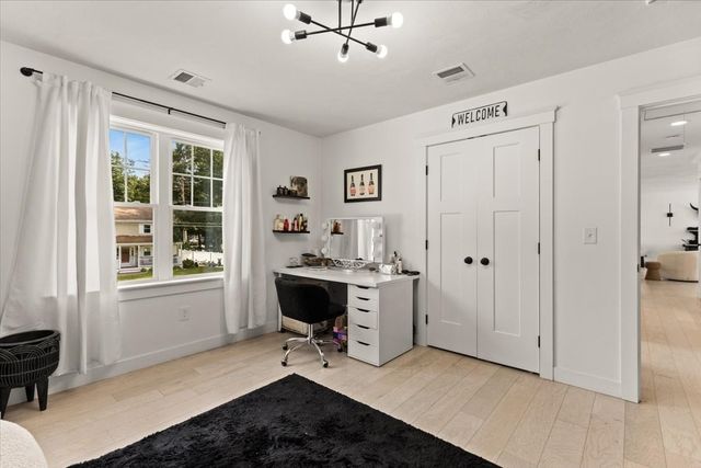 29 Phyllis Rd, Taunton, MA 02780