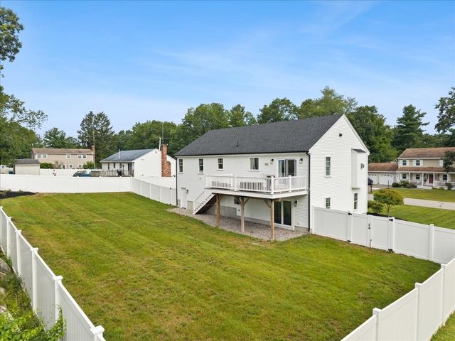 29 Phyllis Rd, Taunton, MA 02780