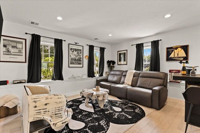 29 Phyllis Rd, Taunton, MA 02780