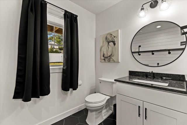 29 Phyllis Rd, Taunton, MA 02780