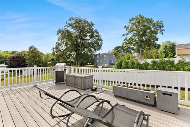 29 Phyllis Rd, Taunton, MA 02780