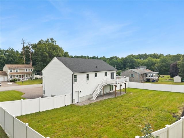29 Phyllis Rd, Taunton, MA 02780