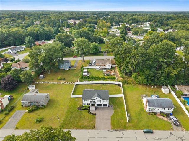 29 Phyllis Rd, Taunton, MA 02780