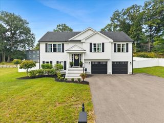 29 Phyllis Rd, Taunton, MA 02780