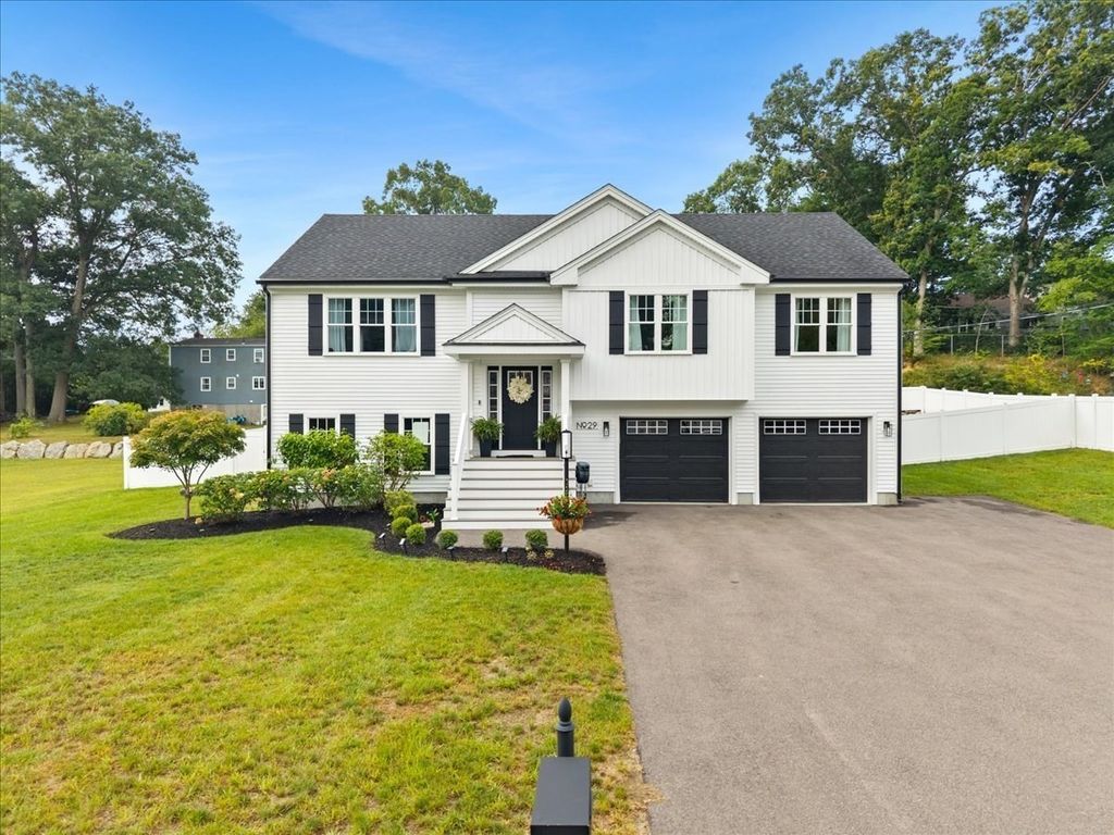 29 Phyllis Rd, Taunton, MA 02780