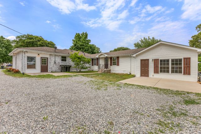 1704 Woodside Dr, Springfield, TN 37172