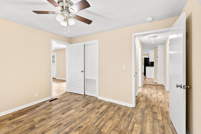 1704 Woodside Dr, Springfield, TN 37172