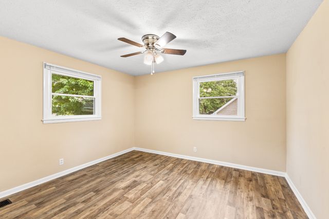 1704 Woodside Dr, Springfield, TN 37172