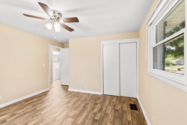 1704 Woodside Dr, Springfield, TN 37172