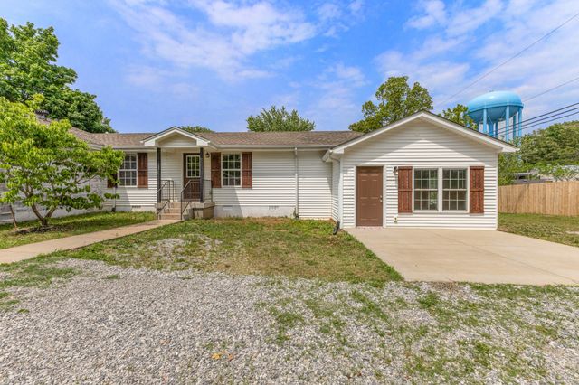 1704 Woodside Dr, Springfield, TN 37172