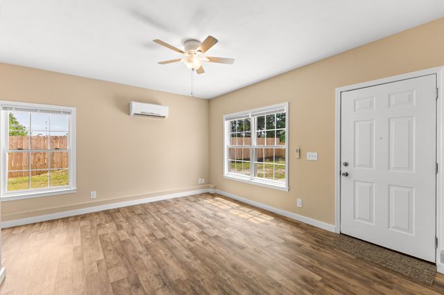 1704 Woodside Dr, Springfield, TN 37172