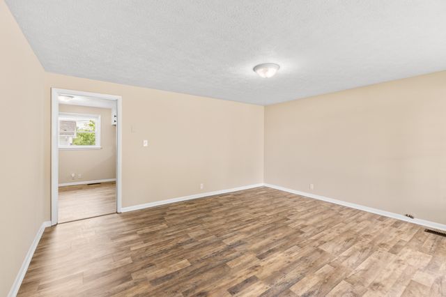 1704 Woodside Dr, Springfield, TN 37172