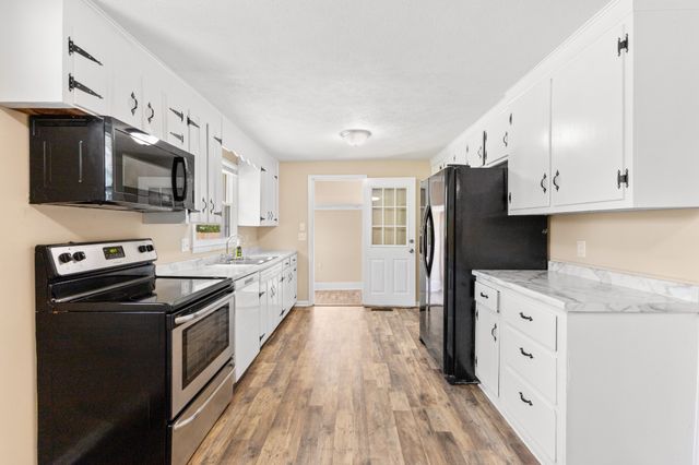 1704 Woodside Dr, Springfield, TN 37172