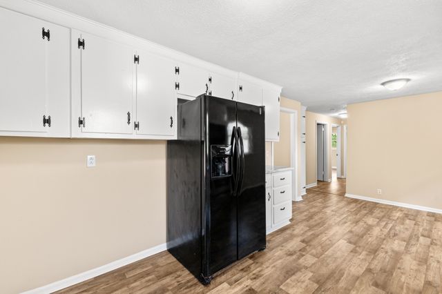 1704 Woodside Dr, Springfield, TN 37172