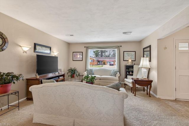 216 S Newtown RD, Virginia Beach, VA 23462