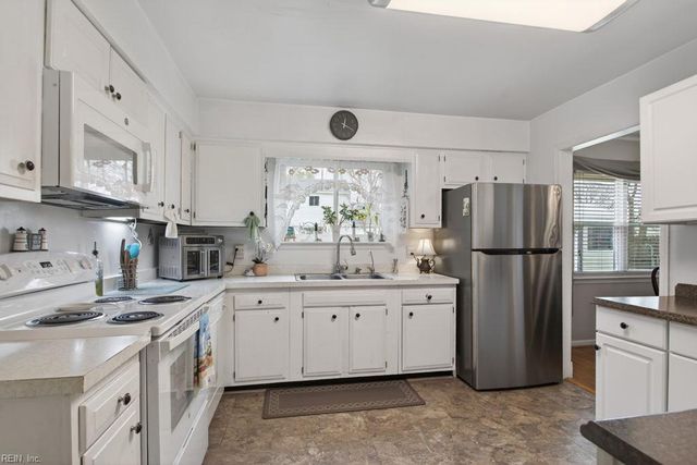 216 S Newtown RD, Virginia Beach, VA 23462