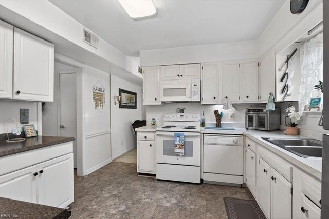 216 S Newtown RD, Virginia Beach, VA 23462