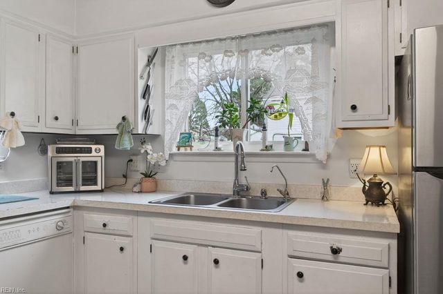 216 S Newtown RD, Virginia Beach, VA 23462