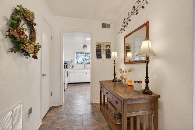 216 S Newtown RD, Virginia Beach, VA 23462