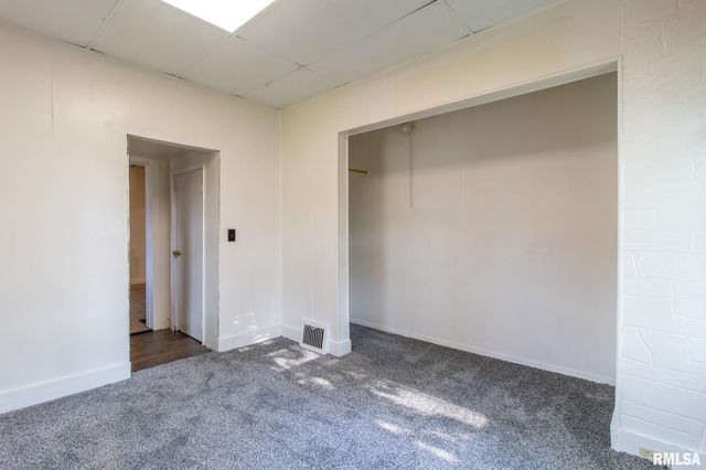 407 W MARTIN Street, Abingdon, IL 61410