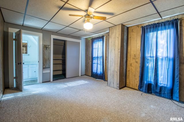 407 W MARTIN Street, Abingdon, IL 61410