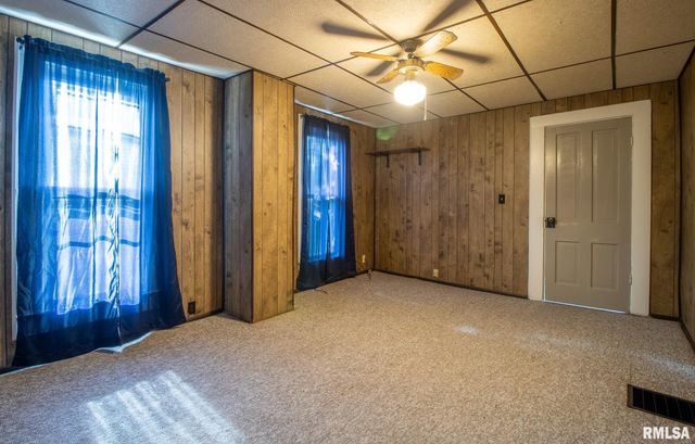 407 W MARTIN Street, Abingdon, IL 61410