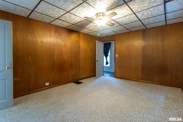 407 W MARTIN Street, Abingdon, IL 61410