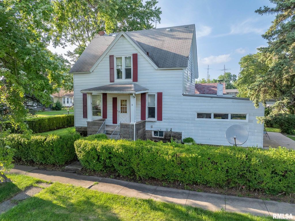 407 W MARTIN Street, Abingdon, IL 61410