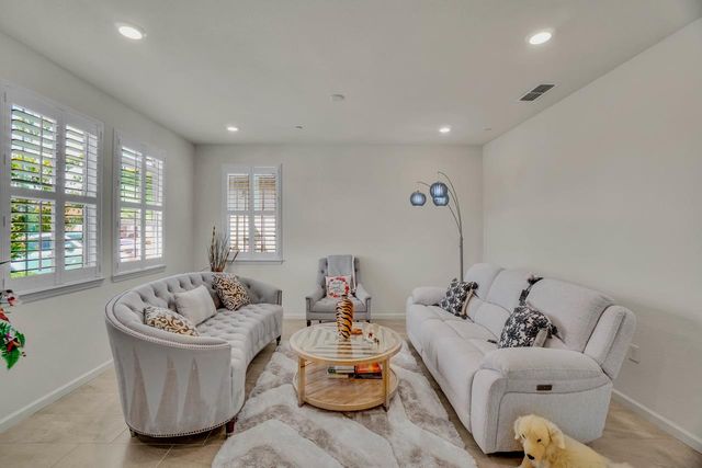 9257 Vervain Way, Sacramento, CA 95829