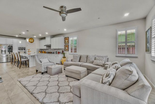 9257 Vervain Way, Sacramento, CA 95829