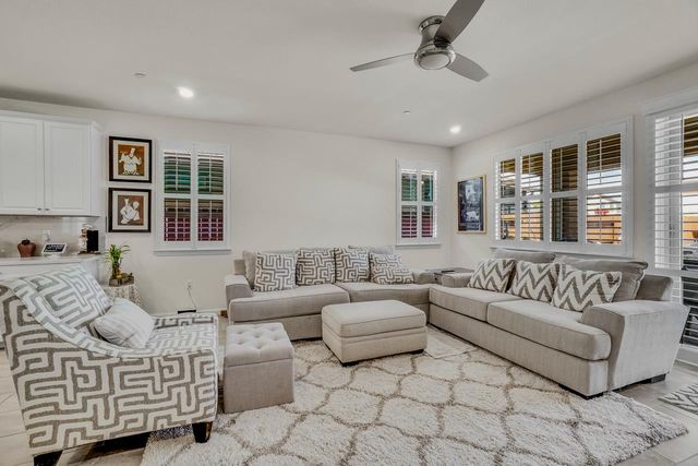9257 Vervain Way, Sacramento, CA 95829