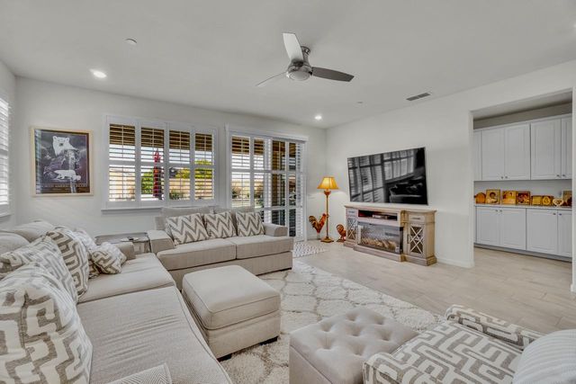 9257 Vervain Way, Sacramento, CA 95829