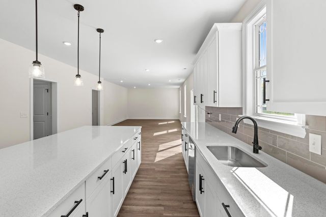 5023 Salient Dr, Spring Hill, TN 37174