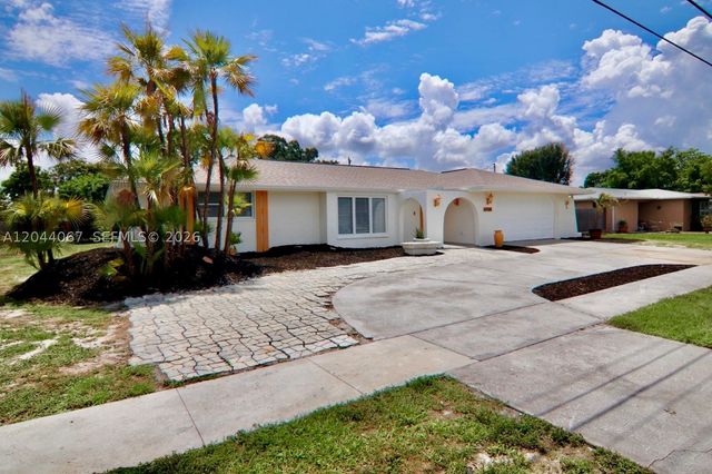 4708 Orange Grove BLVD, North Fort Myers, FL 33903