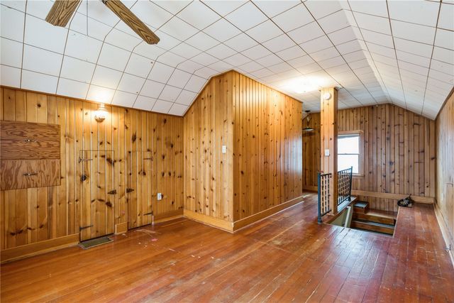 1011 2nd Avenue, Iowa City, IA 52240